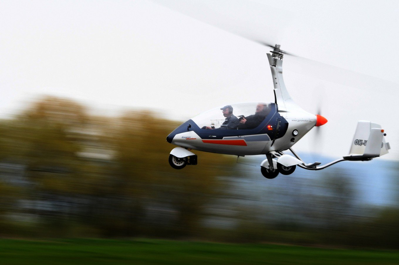 GyroDrive, el helicóptero en carretera que quiere competir con coches voladores